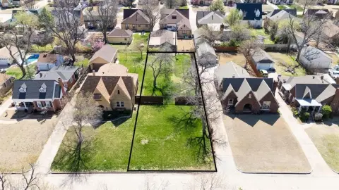 Vacant Lot in Shepherd Historic