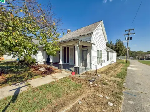 Historic Commercial Property in Adairville