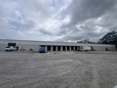 Warehouse with Trailer Storage