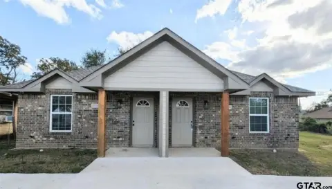 Newer Duplex with Private Yards