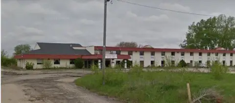 Hotel with Restaurant and Bar