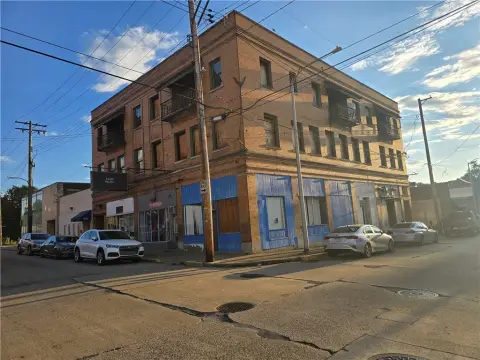 12-Unit Mixed-Use Commercial Building