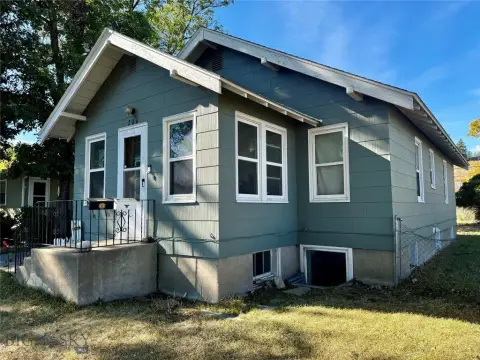 Craftsman Duplex with Separate Entrance