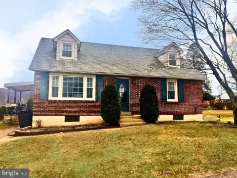 Cape Cod with Rental Income