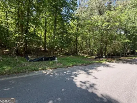 Residential Land in Lilburn, GA