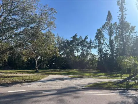 Land on Ringling Boulevard, Sarasota