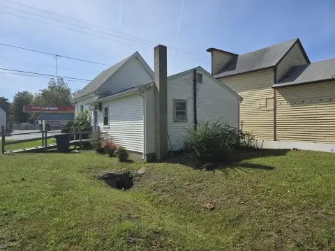 Storefront with Two Lots