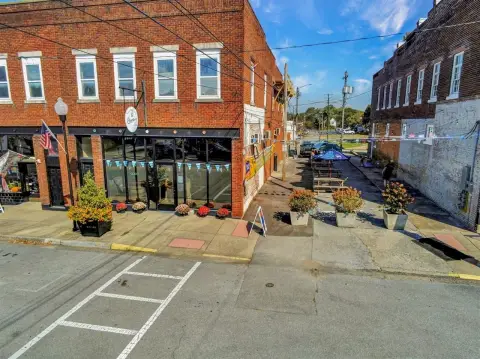 Cave City Mixed-Use Building