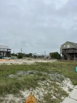 Beachfront Lot in Long Beach