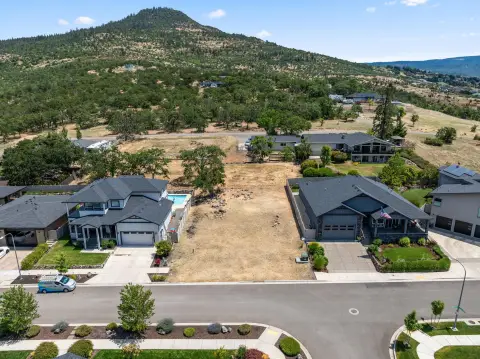 Residential Land in Upscale Neighborhood