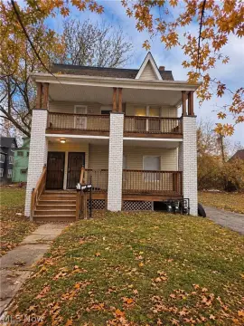 Three-Unit Triplex with Updated Systems