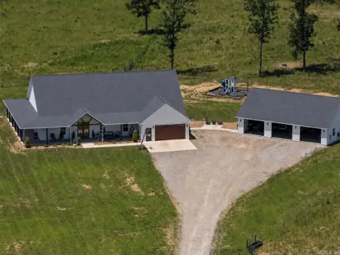 Turnkey Poultry Farm with Residences