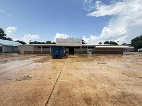 Former Family Dollar Retail Building