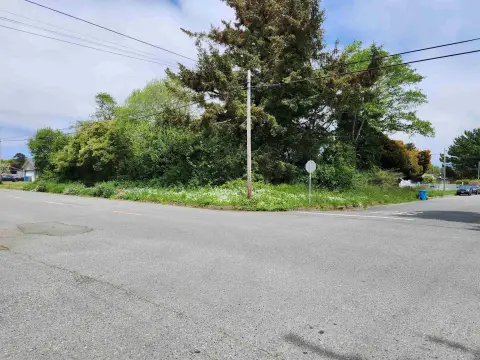 Corner Lot Near Beach