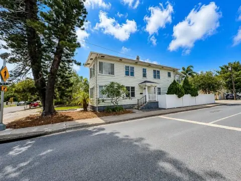 Updated Historic Kenwood Duplex