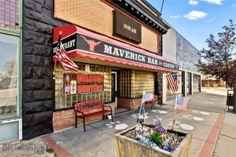 Bar and Pub with Liquor License