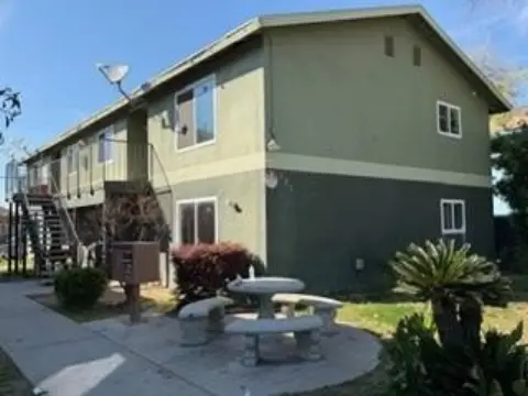 Fresno Multifamily Property in Lowell