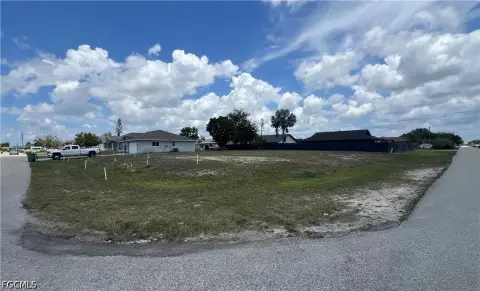 Residential Lot in Cape Coral