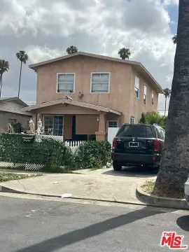 Duplex With Vacant One-Bedroom Unit