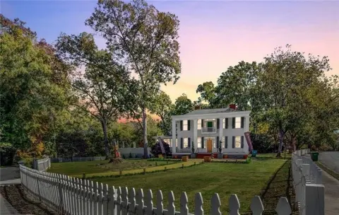 Historic Bed & Breakfast Estate