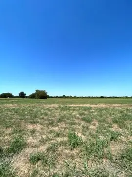 Five Acres in Savoy, Texas