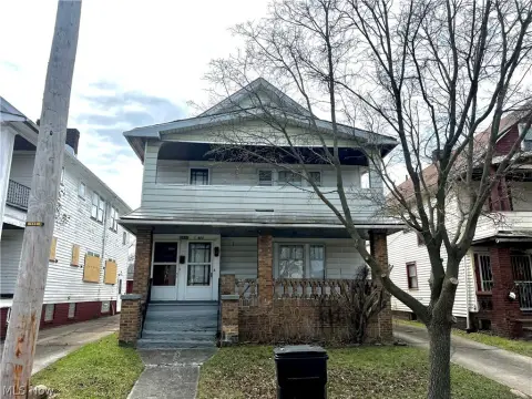 Income-Generating Duplex in Cleveland, OH