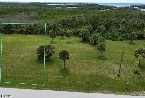 Oversized Multi-Family Zoned Property