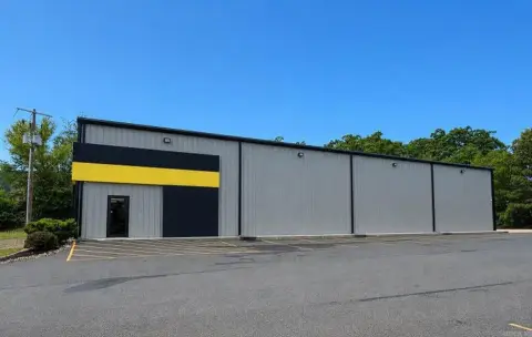 Flex Building with High Ceilings