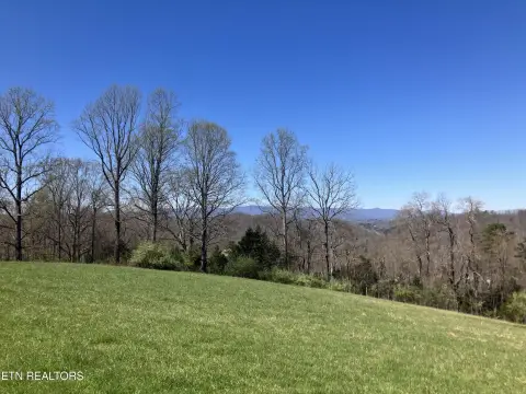 Heiskell Land with Mountain Views