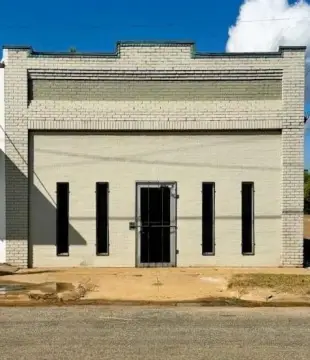 Multi-Use Commercial Space Near Downtown
