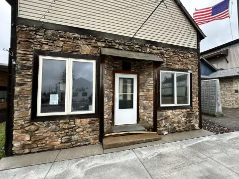 Rib Lake Mixed-Use Building