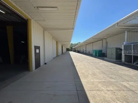 Flex Space with Roll-Up Overhead Door