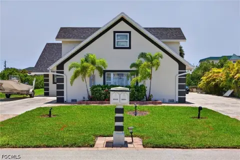 Waterfront Triplex with Gulf Access