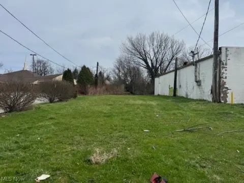 Residential Land in Cleveland, OH