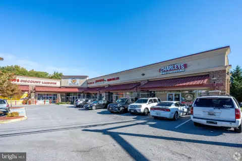 Retail Strip Center with High-Visibility Frontage