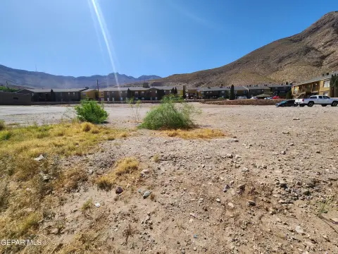 El Paso Commercial Land