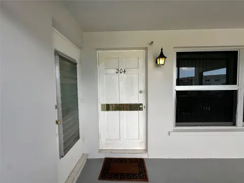 Pompano Beach Co-op Near Beach