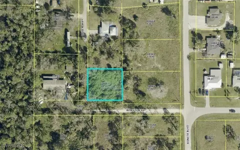 Residential Land in North Fort Myers