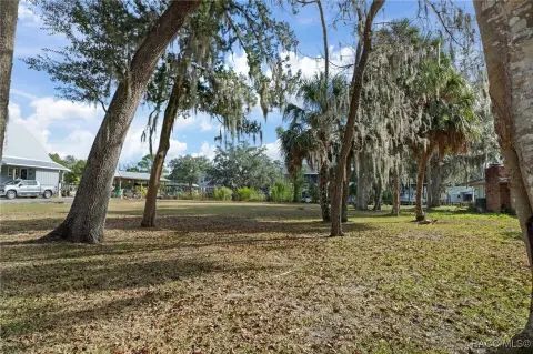 Waterfront Land in Old Homosassa