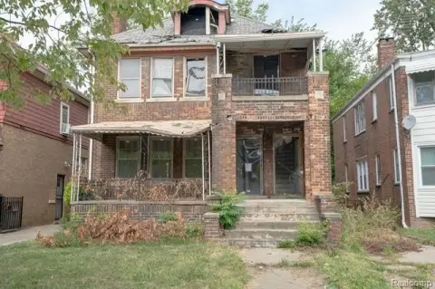 Detroit Duplex Ready For Renovation