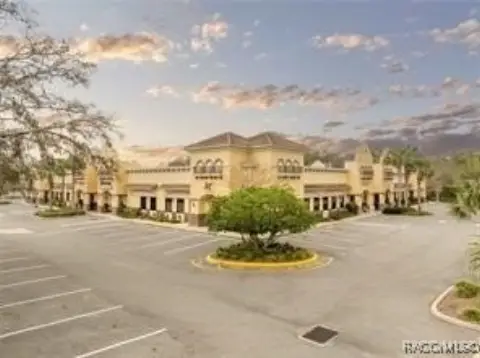 Luxurious Medical Suite in Lady Lake