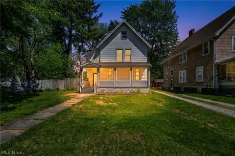 Spacious Quadplex with Riverfront Lot