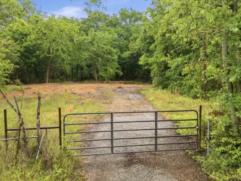 Unrestricted Acreage Near Quitman, TX