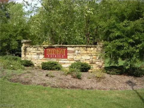Residential Land in Treemont Estates
