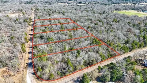 Fairfield, TX: Five Acre Land