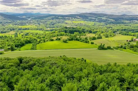 Agricultural Land with Barn Complex