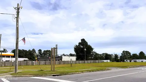 Commercial Corner Lot in Maysville