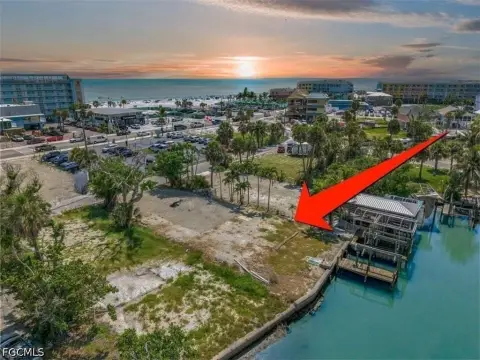 Waterfront Lot in Santos District