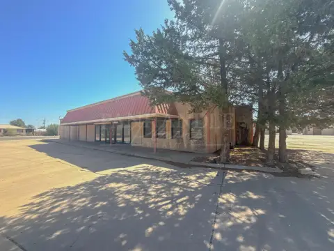 Versatile Office Space with Parking