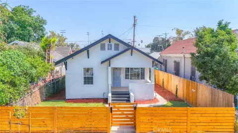 Vacant Duplex with Paid-Off Solar
